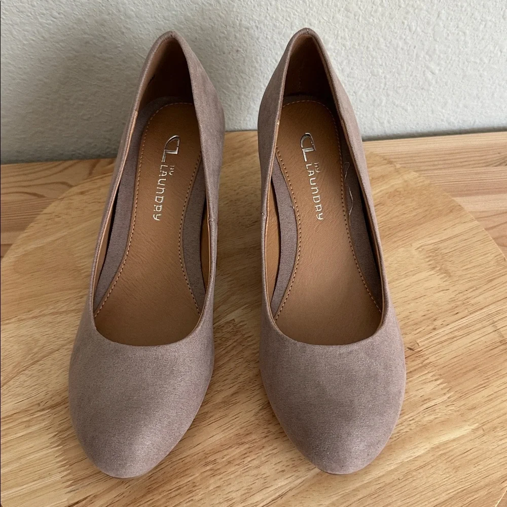 CL by Laundry Nima Womens Round Closed Toe Wedge Heel Pumps new 7.5M